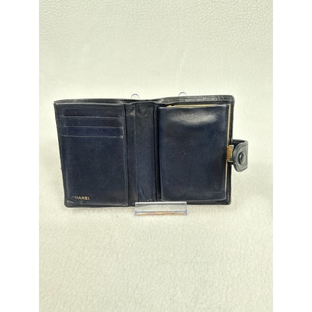 Chanel Lambskin Bi Fold Wallet in Navy - Vintage Luxury - Picture 4 of 7